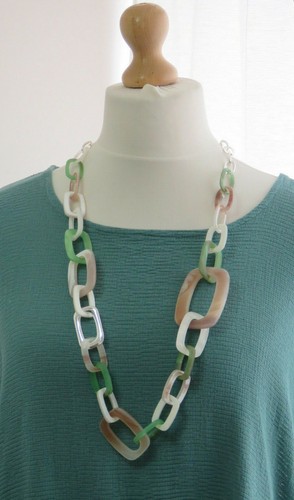 BNWT, ARTY, LAGENLOOK, STATEMENT, BEIGE & GREEN, RESIN LINK, NECKLACE (RRP £26) - Picture 8 of 12