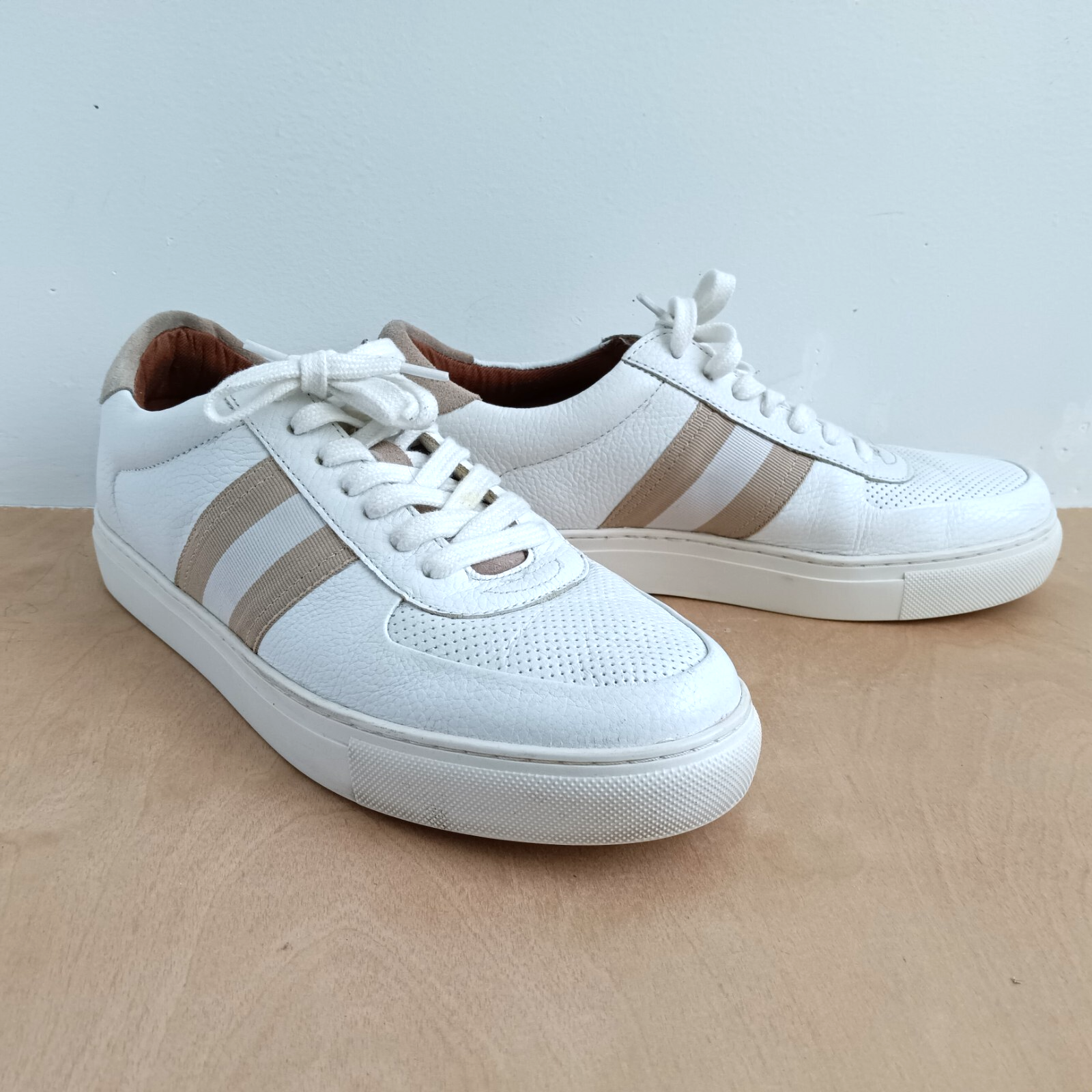 SAOLA Scarpe sneakers uomo Vince Camuto taglia 10M pelle bianca Salim Court