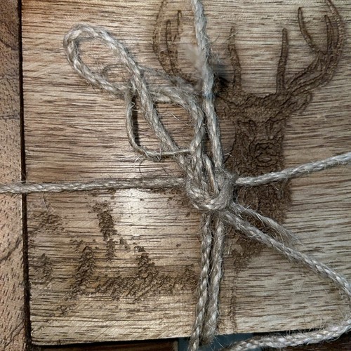 NEW Wooden Set of 4 Engraved Stag Deer Winter Holiday Cabin Coasters - Picture 3 of 8