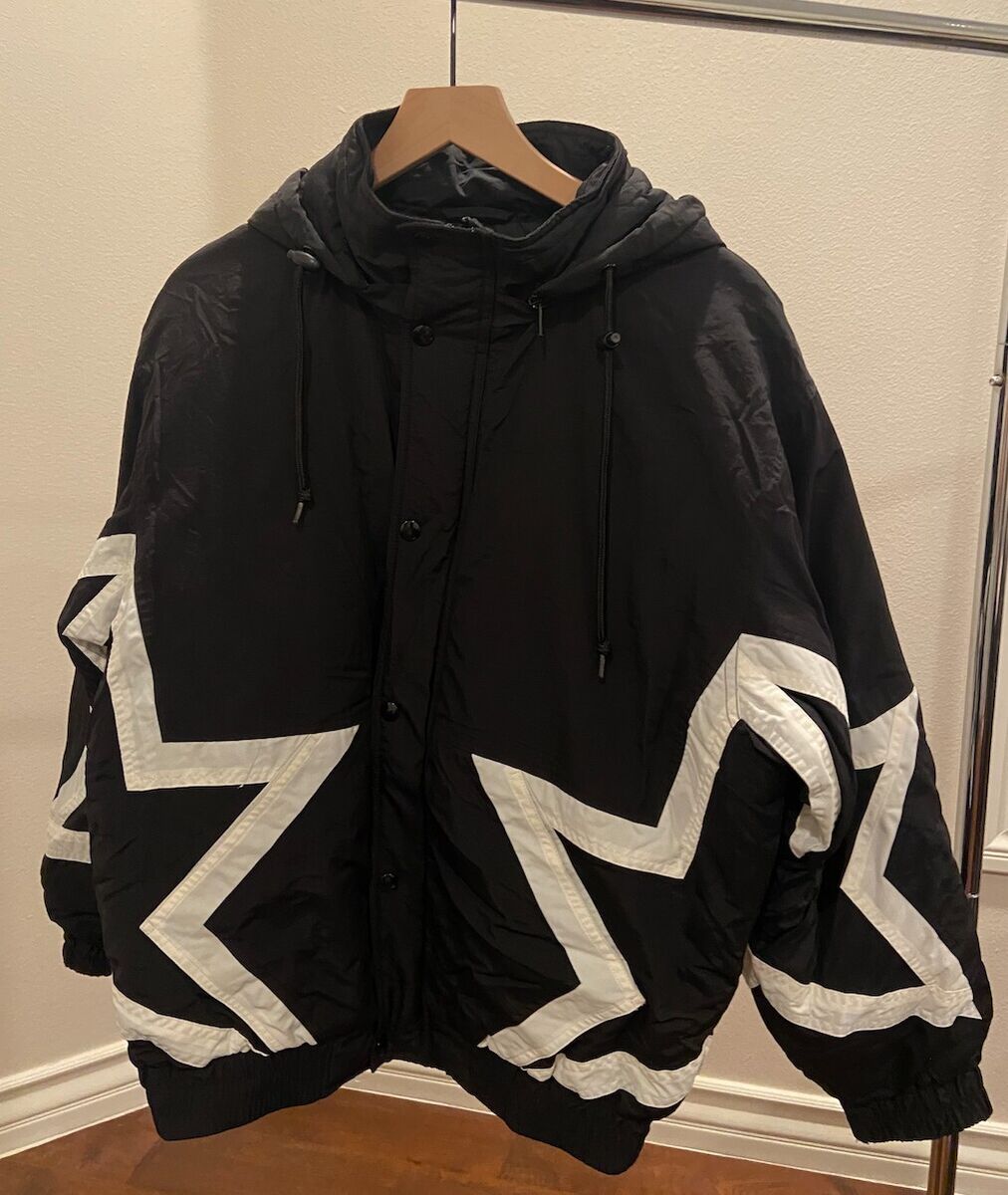 Supreme SS19 Stars Puffy Jacket Black Back Large Logo Supreme SS19 Stars Puffy Jacket Black Back Large Logo