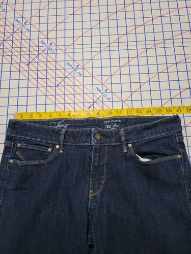 Pantalones de mezclilla acampanados Levis premium para mujer talla 32 X 32 lavado oscuro - Imagen 5 de 15