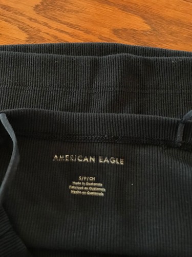 Canotta American Eagle nera a costine spaghetti strap cropped taglia small usata in ottime condizioni - Foto 3 di 3