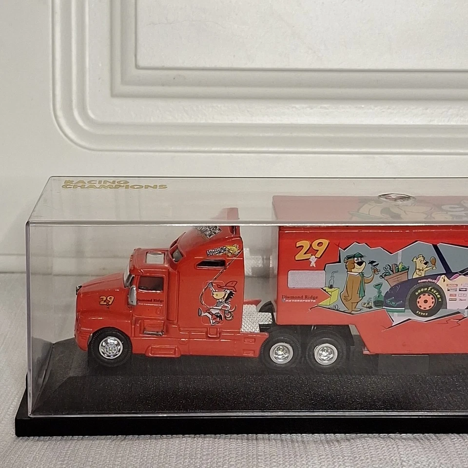 Camión transportador de equipo Cartoon Network #29 1/64 Foto 2 de 4