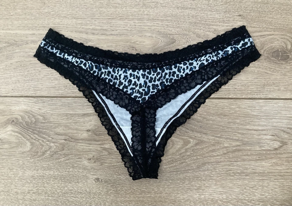 Tanga sedoso estampado animal para dama S/M Foto 2 de 2