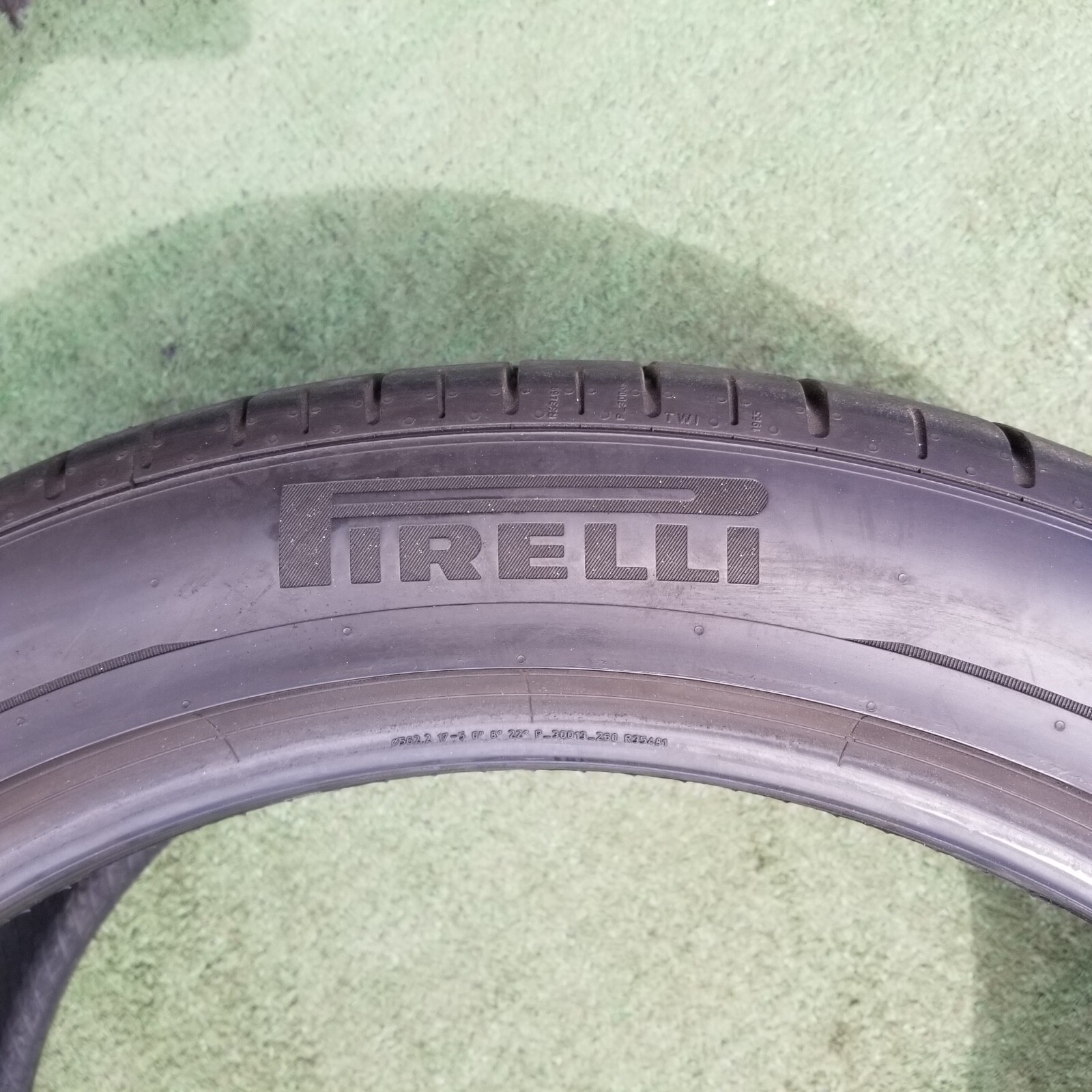 285/40R22 Pirelli P Zero PZ4 Tire 285/40ZR-22 110Y A8A Aston Martin PNCS 80%