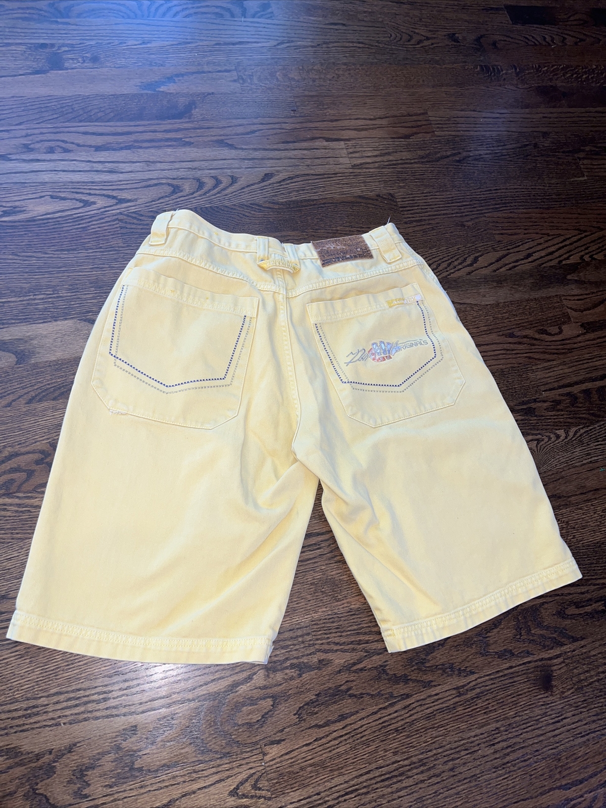 Hiphop History Bare the billion dollar jeans club Shorts size 31 Yellow - View 5
