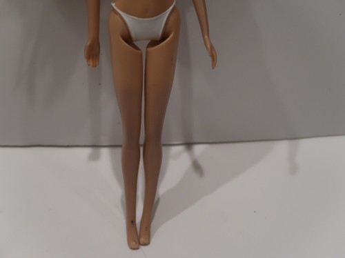 Barbie Disney Miley Cyrus as Hannah Montana 2 dolls, 1 dressed w/guitar Jakks - Picture 9 of 10