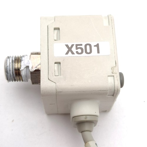 SMC ZSE40AF-N01-T Digital Pressure Switch, –14.50 to 14.50 psi, 1/8" NPT - 第 3/5 張圖片