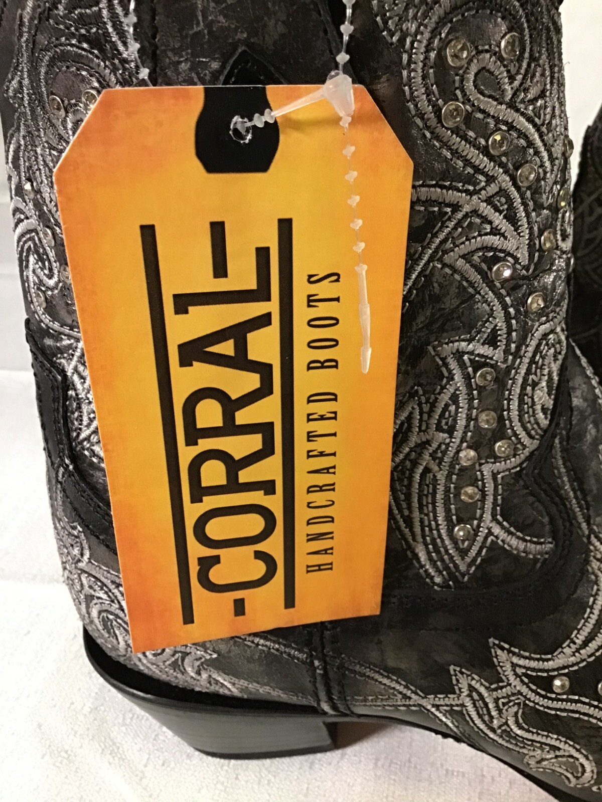 NEW Corral Ladies Black White Crystal Embroiders Snip Ankle Boot C3923 Size 11 M