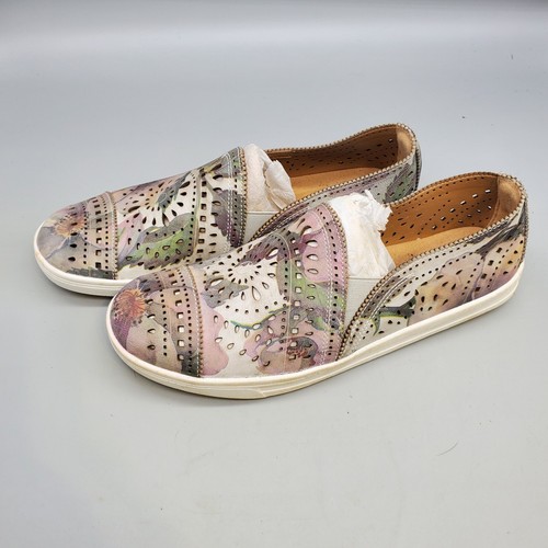 Earth Tangelo Women 9.5B Gray Floral Leather Laser Slip On Casual Sneaker Shoe - Picture 4 of 6