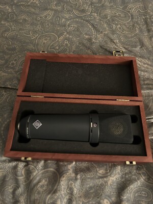 Neumann U 87 Ai Large-Diaphragm Condenser Microphone - Matte Black