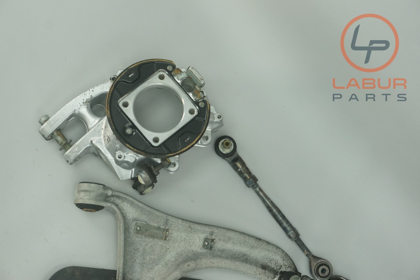 M139 03-10 Maserati Quattroporte Rear Right Side Control Arm Knuckle Hub Z7049