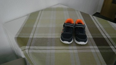 Damen Turnschuh blau.innen orange mit weißer Sohle,Gr. 35 von Superun, Getragen