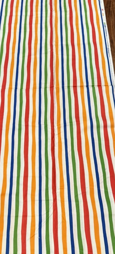 "Tela Robert Kaufman Celebrate Dr Seuss color primario rayas 44"" x por comprar" Foto 2 de 4
