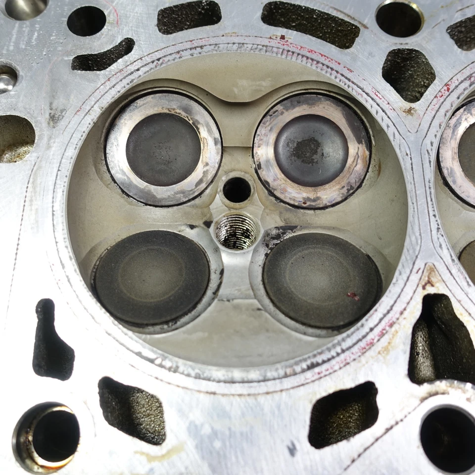 Válvulas de culata de motor turbo BMW N20 N26 4 cilindros OEM 2012-2017 328i 528i 428i Foto 4 de 4