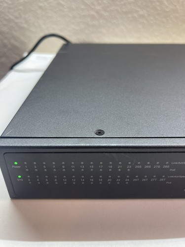IntelliNet / IC Intracom - 561426 - Intellinet Ethernet Switch - 24 Ports - - Picture 2 of 11
