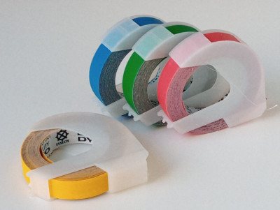 4x DYMO Prägebänder 9mm X 3m ROT GRÜN BLAU GELB Schriftbänder Embossing Tape