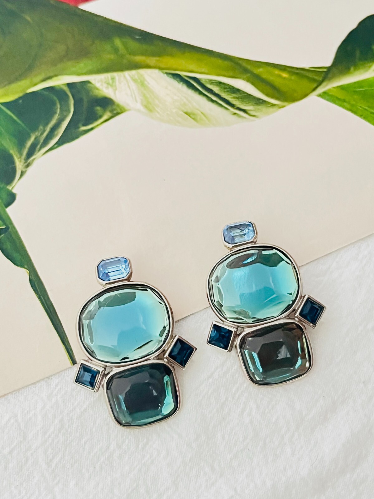 Orecchini Yves Saint Laurent YSL Vintage Grandi Doppio Lago Blu Verde Cristalli