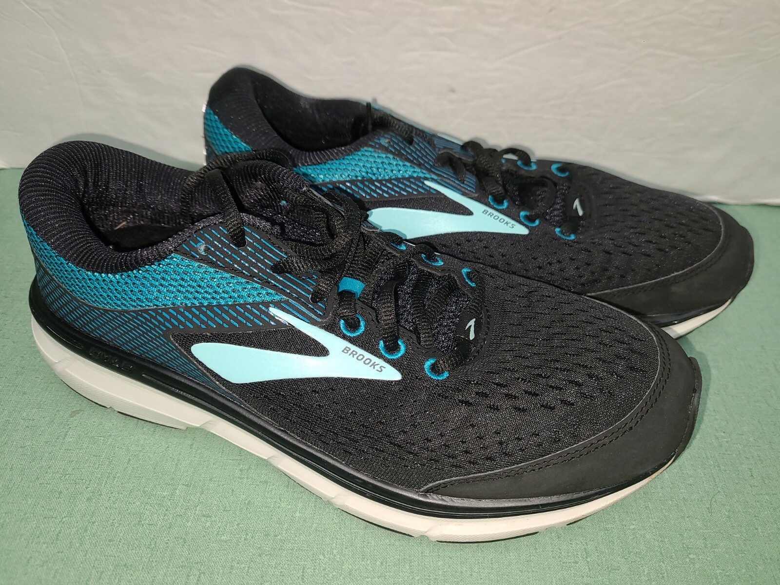 Brooks Womens Dyad 10 Running Shoes Black 1202751B025 Low Top Mesh Lace