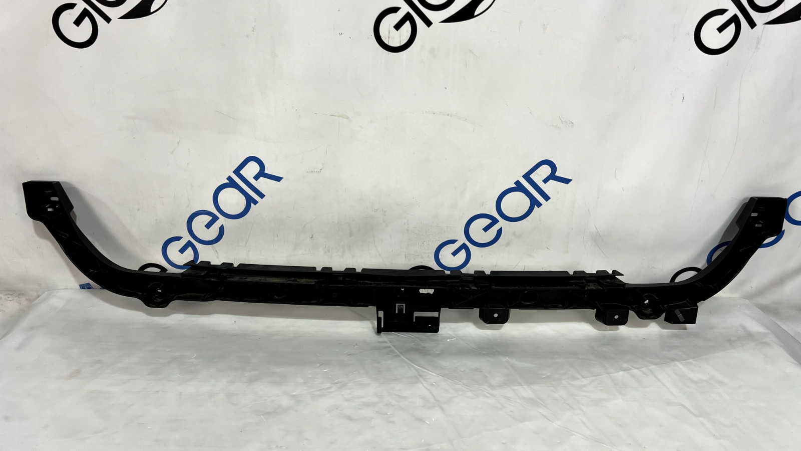 14-24 Maserati Quattroporte rear bumper upper center mount bracket OEM 670001620