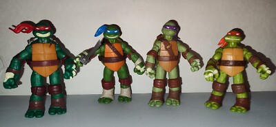 Lot of (4) TMNT Figures Raphael Michaelangelo Leonardo Donetello 2012 