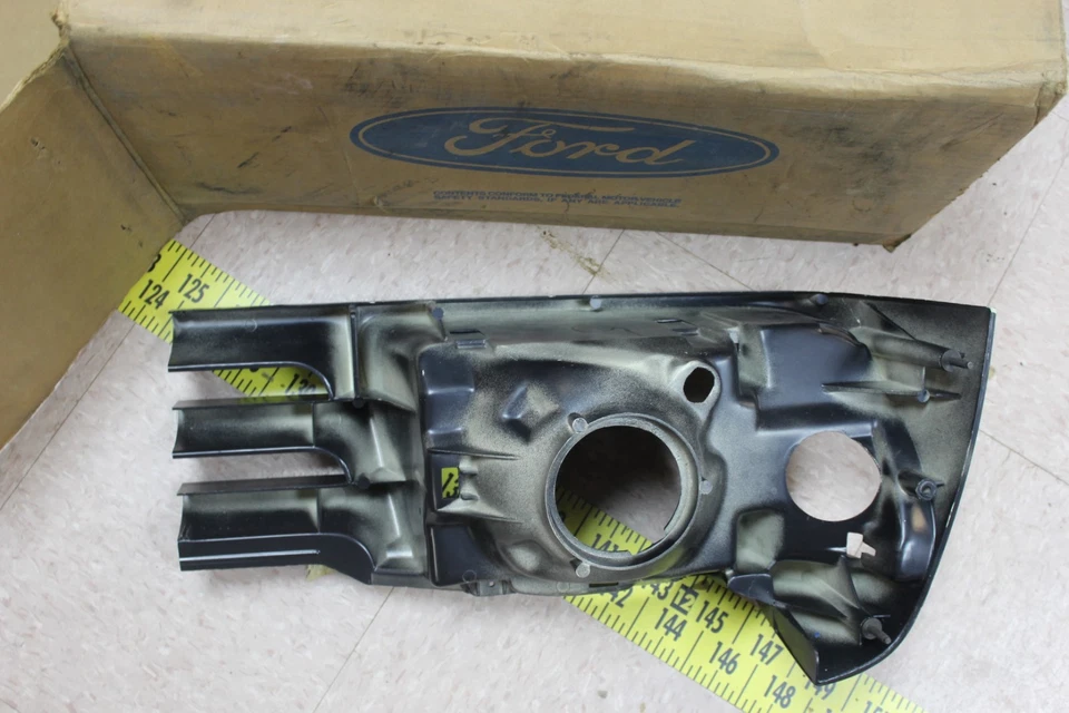 Panel de parrilla de luz de cabeza de conductor Ford LH E43Z8190F 1984-85 Mercury Tempo (FB2) Foto 3 de 3