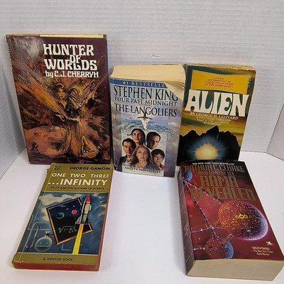 Lot Of 5 Vintage Science Fiction Fantasy Books Paperback Stephen King Art Clarke