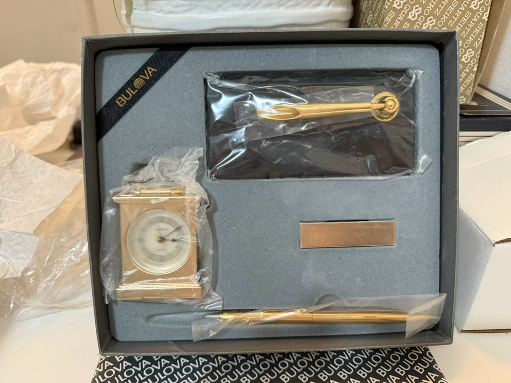 Vintage Bulova Desk Clock Executive Gift Set Pen Letter Open