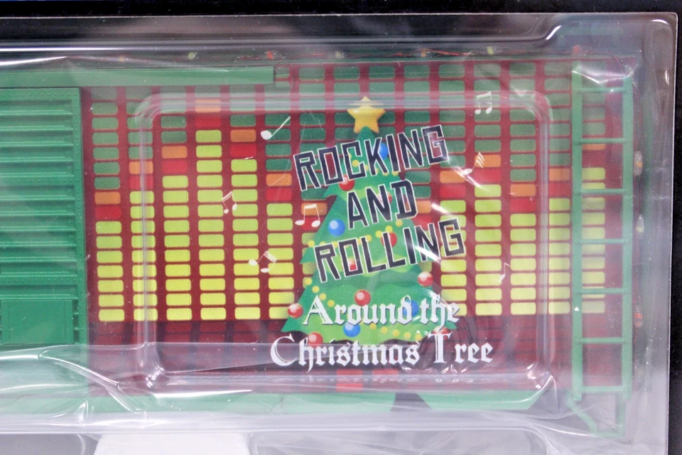 Atlas Premier 3001779 40' PS-1 Boxcar W/6' Door Christmas (LIGHTED) ATLX25 New!! - Image 4 of 4