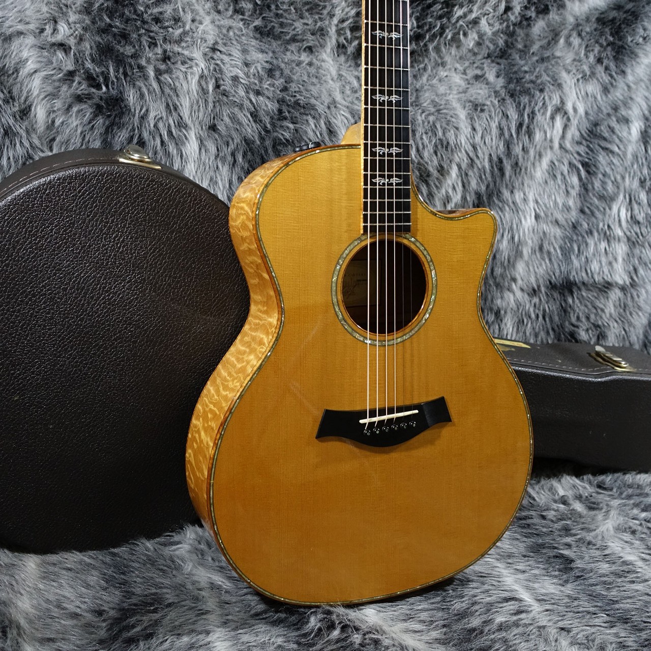 Taylor Custom GA Used Acoustic Guitar 2008