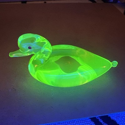 Antonio Da Ros Cenedese Uranium Duck with Signature Spot of Blood Murano Glass