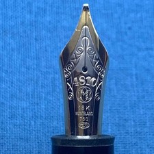 Raro pennino bicolore MONTBLANC 149 18K Hemingway mangime piatto in ebanite...