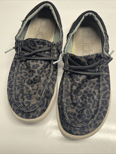 Hey Dude Shoes Wendy Sox Leo Brown Women  s Size 6 Slip On Loafer Fabric Leopard