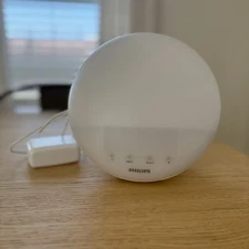 Philips SmartSleep Wake-up Light Fm Alarm Radio Sunrise Sunset Simulation HF3520