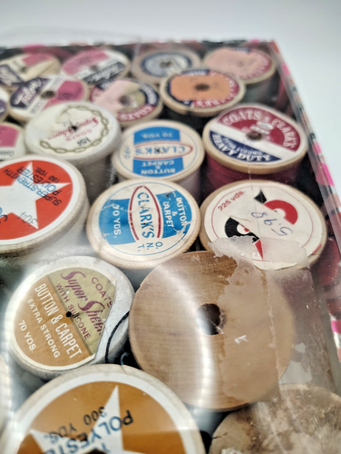 Collection of Vintage Spools Coats & Clark Dual Duty Plus Button & Carpet Thread - Picture 8 of 13