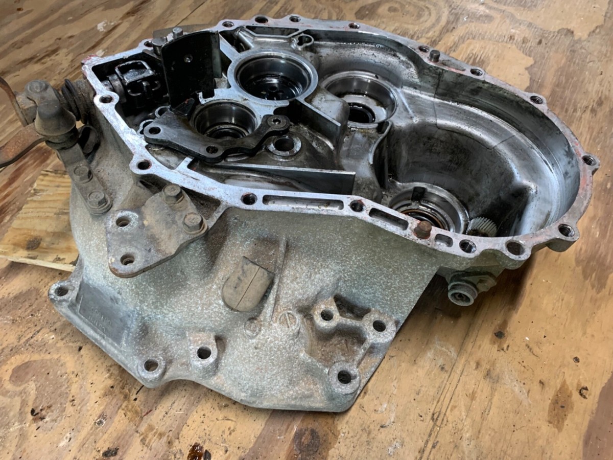 Galant VR4 AWD Bellhousing C51PH Manual Transmission Case 1990