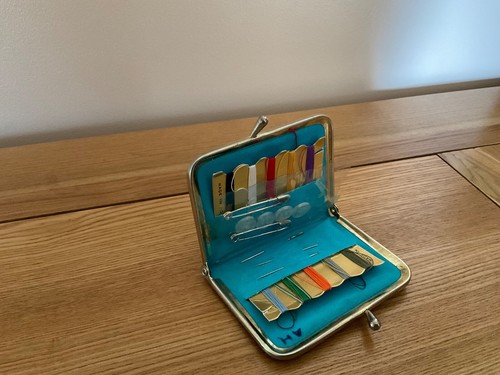 Vintage 1960s Patchwork Sewing Kit / Travel Mending Kit - Picture 6 of 10