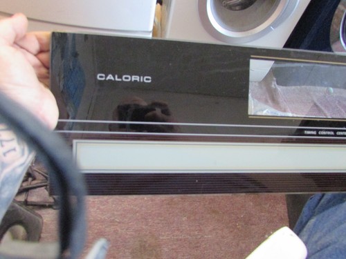 Caloric Range Model #:RLS369 Glass Panel Used (GLASS ONLY) 75890-06 / Y0055021 - Picture 2 of 7