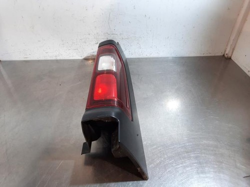 Piloto trasero derecho Renault Trafic III caja FG 265A14210R P21280004 - Imagen 4 de 5