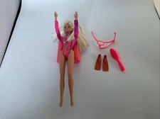 swim n dive Barbie funktionstüchtig (Spuren an Kleidung und Schäden an Flossen)