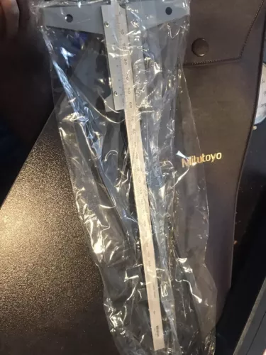 New UNOPENED depth gauge mitutoyo , 0,02 mm resolution , 200mm with invoice