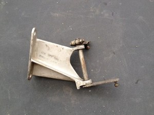K537/   Audi 100  Halter  Automatik Getriebe 431723399A