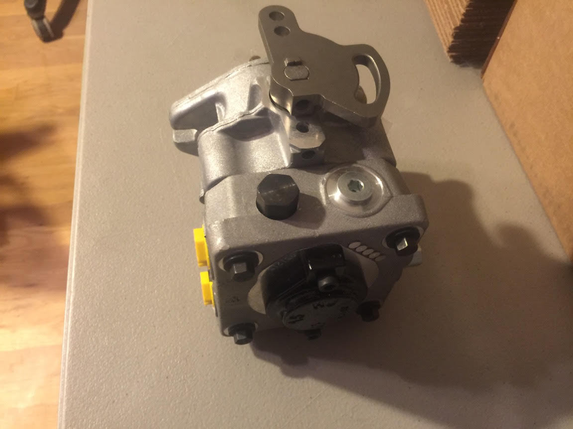 ●PBG OEM Hydro Gear Left Pump 10CC,PG-4DCC-DZ1X-XXXX,BDP-10A-103
