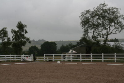 Foto 6x4 Arena und Scheune im Willow Banks Equestrian Centre Usselby Lincol c2015