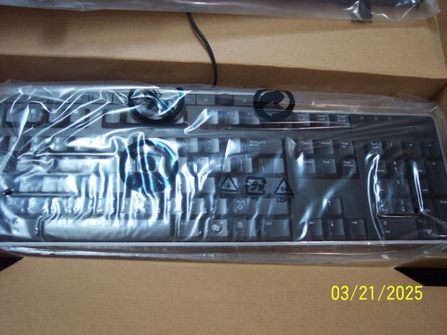 New Dell Wired USB Business Multimedia Standard Keyboard 01RW52 - Picture 4 of 4