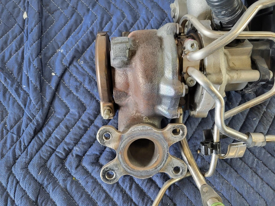 Turbocompresor Turbo Cargador Usado OEM 2024 VOLKSWAGEN JETTA 05E129654S Foto 2 de 4