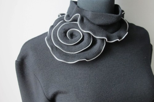 Xiao Studio Knit/ MetallicFlower Dress, La Garconne, Opening Ceremony - Picture 6 of 11