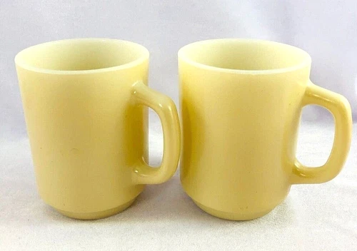 Vtg ANCHOR HOCKING Ovenproof 301 Tan Cream Coffee Tea Mugs Cups Set of 2