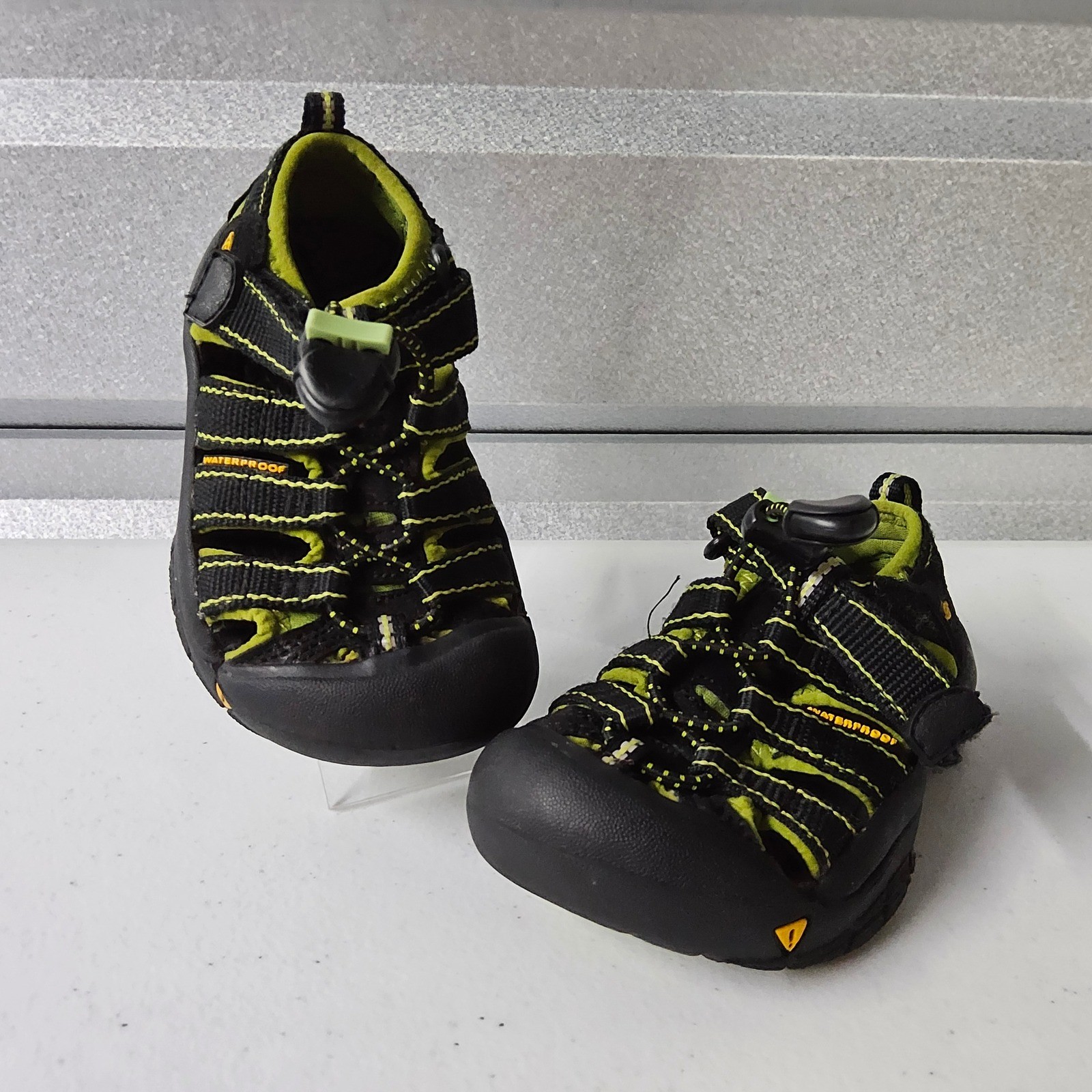 Keen Sandali Impermeabili Scarpe Escursionismo Gioco Nero Verde Bambino Taglia 8