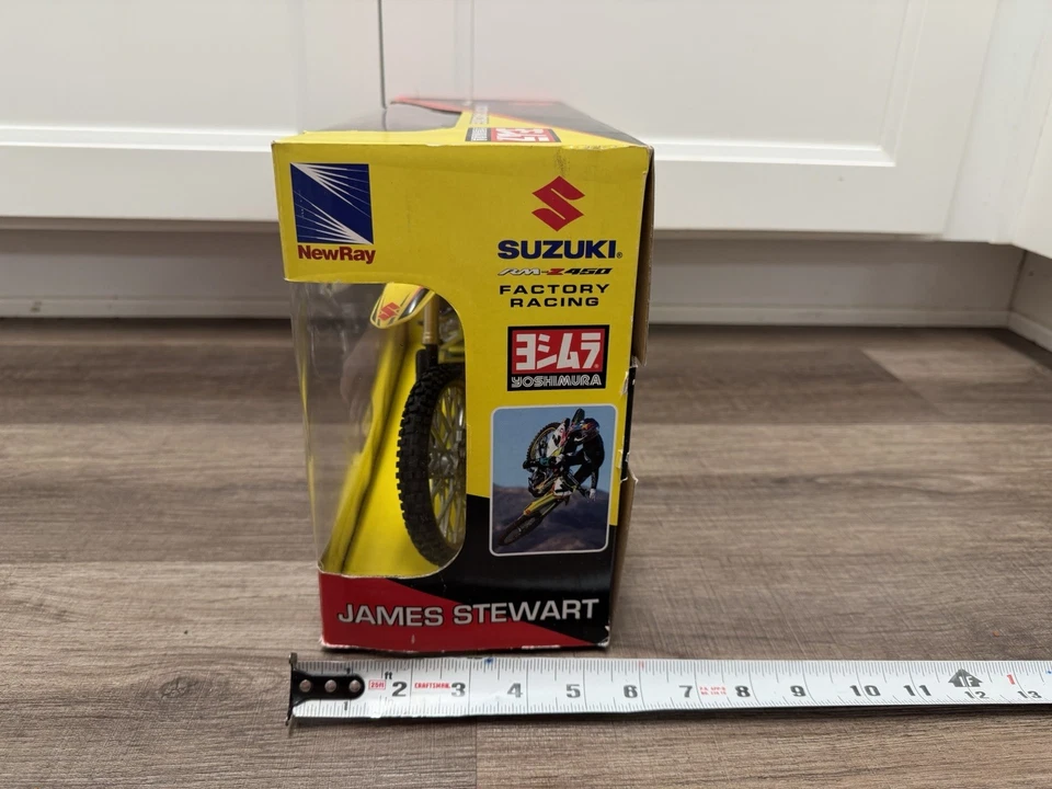 2014 James Stewart #7 1:6 Die-Cast Dirtbike Toy Suzuki RMZ450 NewRay MX Rare New - Image 4 of 4
